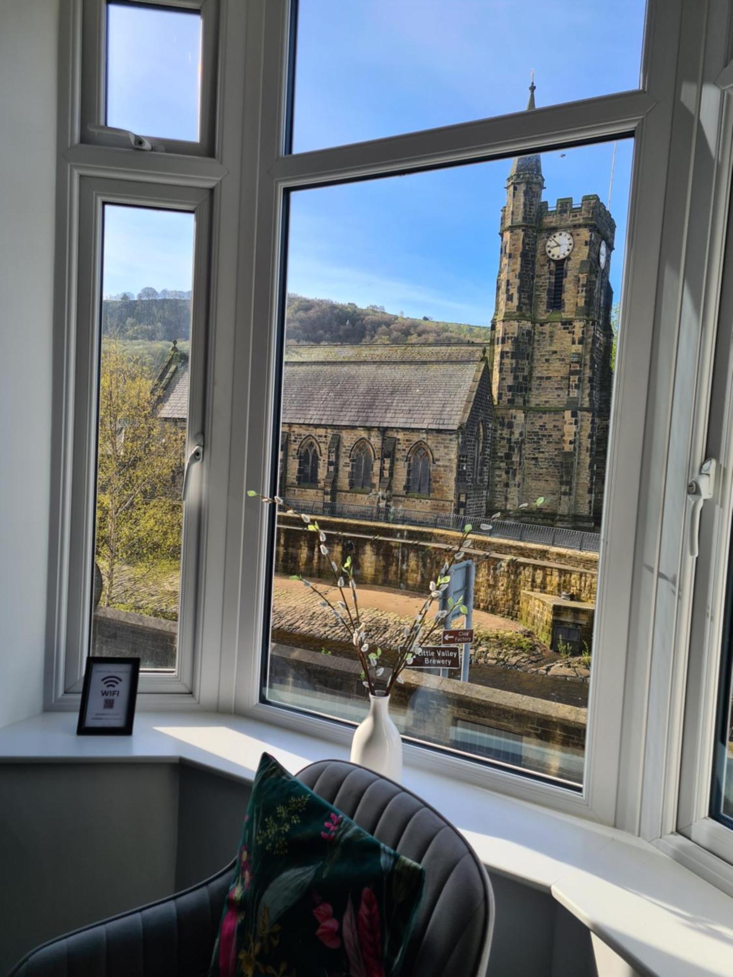 Modern River View Mytholmroyd Apartment Exterior foto